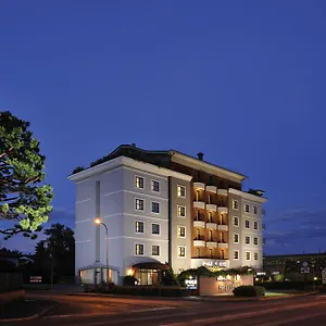 poli-hotel.it-lombardy.com/